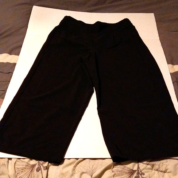 Embrace Life Capri pants - Picture 1 of 6